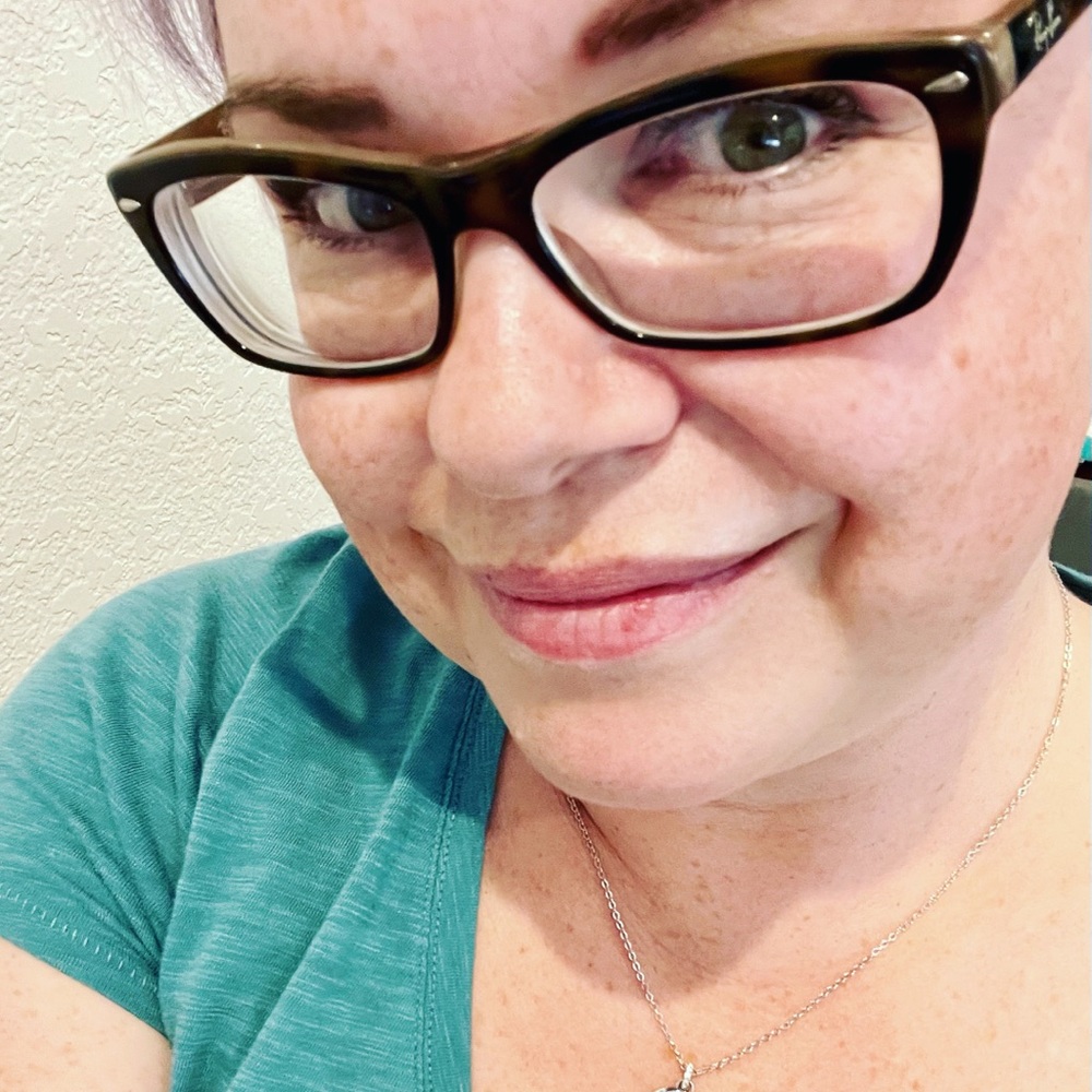 Meet your Posher, Lisa